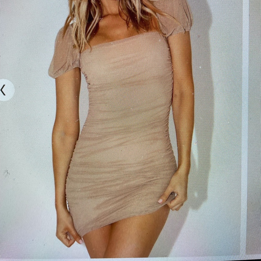 Tan ruched body con dress w puff sleeve